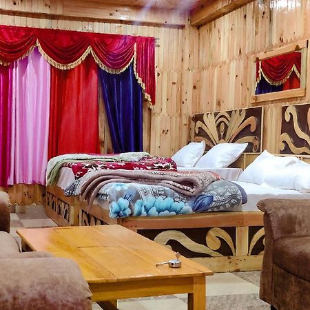 Eyesky, Tosh Hotel ภายนอก รูปภาพ