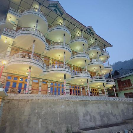 Eyesky, Tosh Hotel ภายนอก รูปภาพ