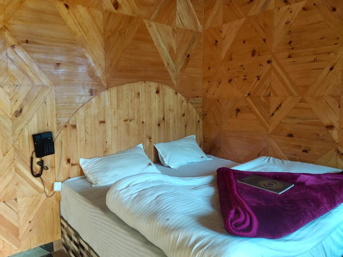 Eyesky, Tosh Hotel ภายนอก รูปภาพ