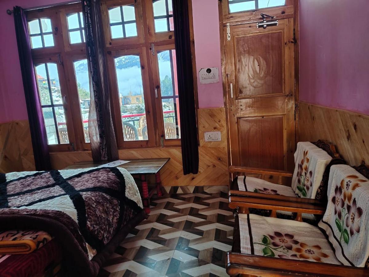 Eyesky, Tosh Hotel ภายนอก รูปภาพ