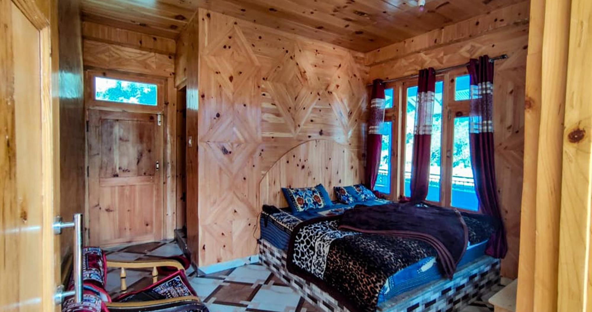 Eyesky, Tosh Hotel ภายนอก รูปภาพ