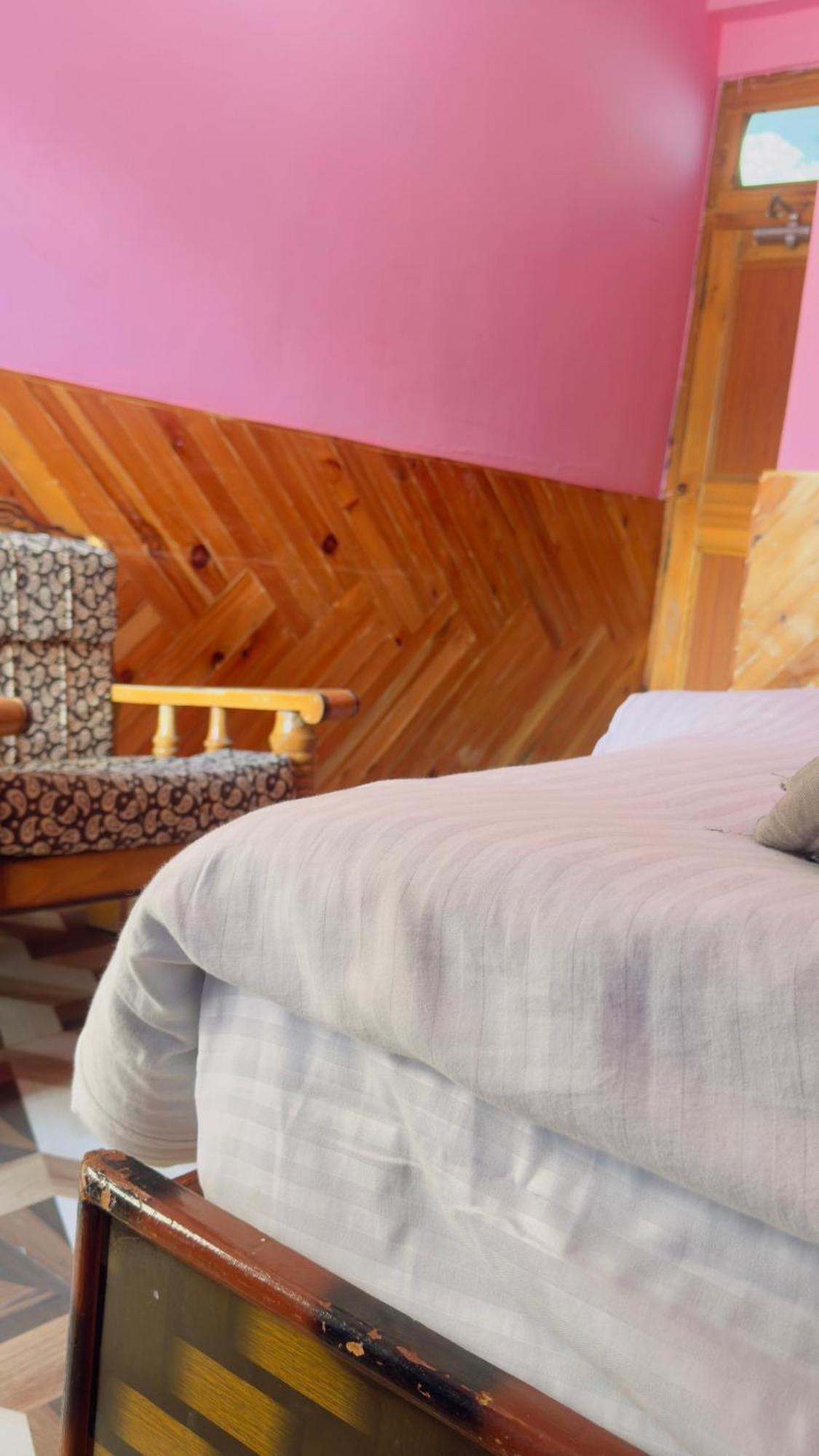 Eyesky, Tosh Hotel ภายนอก รูปภาพ